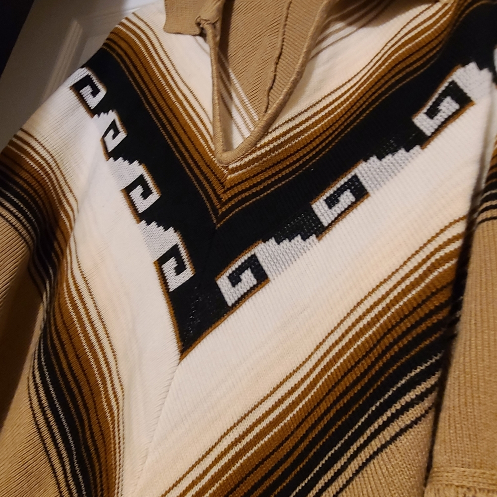 Aztec Poncho - Picture 3 of 3